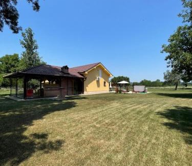 Nisava District Villa | Vila Meadow