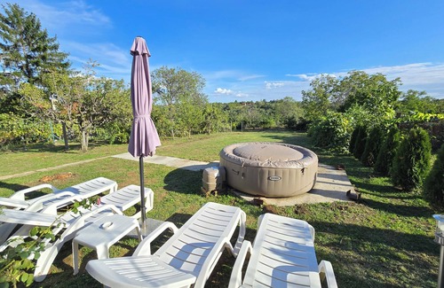 Petrovaradin House | Vila Nera Banstol Cottage