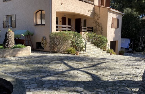 Tamaris House | Villégiature au Calme Sous les Pins, à 10 min à Pied de la Plage