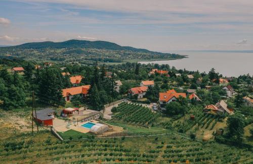 Badacsonytomaj Apartment | Villő Villa