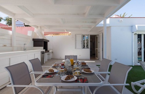 Maspalomas Ski Chalet | Villa in Maspalomas with Private Pool