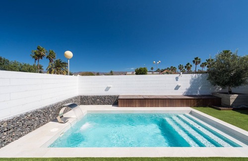 Maspalomas Ski Chalet | Villa in Maspalomas with Private Pool