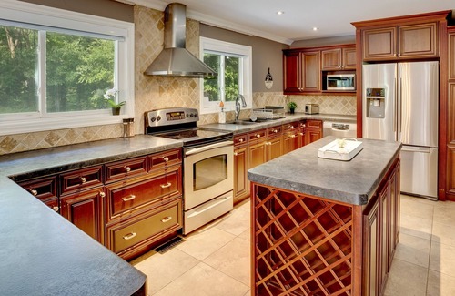 Brampton House | Vill On The Hill