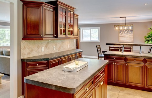 Brampton House | Vill On The Hill