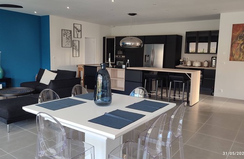 St.-Remy-de-Provence Villa | Villa à 800 Mètres Cœur du Village Accessible à Pied, Secteur Sécurisé et Calme