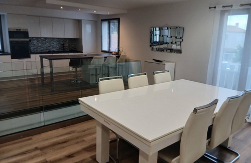 Meze Villa | Villa 110m2 Avec Piscine Très Bonne Emplacement 10mn à Pied Plages et Commerces