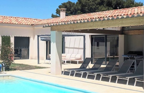 Eguilles House | Villa 12 people (pool, air conditioning, petanque) - For rent August 2025
