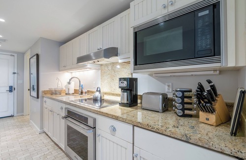 Kahuku Apartment | Villa 202: Fall REDUCED 50%! Ocean View Turtle Bay