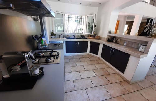 Cadolive Villa | Villa 250 m2 on 4000 m2 of pine forest, 6-seater jacuzzi, swimming pool