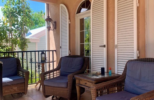 Downtown Villa | Villa 3 Bedrooms/3 bathrooms/close to everything/off st prking/Old Town/Whitehd
