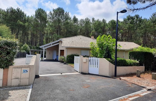 La Teste-de-Buch House | VILLA 4 bedrooms + mezzanine + living room + dining room + pool La Teste de Buch33260