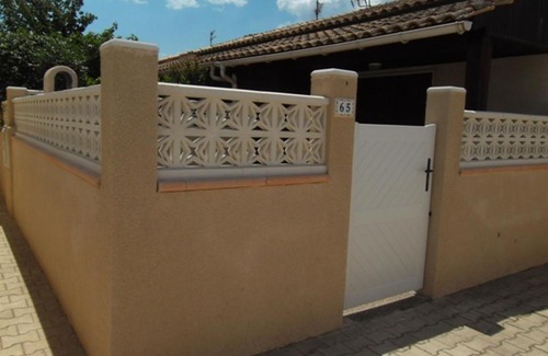 Portiragnes-Plage Villa | villa 5 couchages terrasse ombragée parking dans résidence sécurisée avec piscine commune à 400m de la mer LRJP65