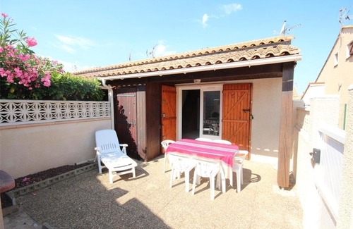 Portiragnes-Plage Villa | villa 5 couchages terrasse ombragée parking dans résidence sécurisée avec piscine commune à 400m de la mer LRJP65