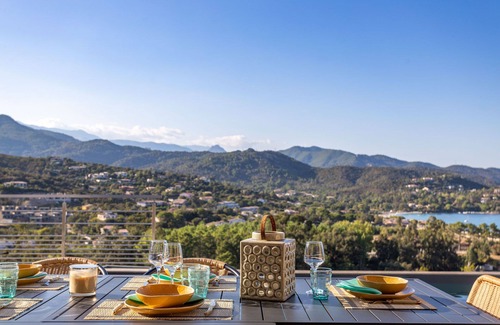 Favone Villa | Villa 6P, 3 bedrooms with bathroom, sea view, heated pool, beach 5min