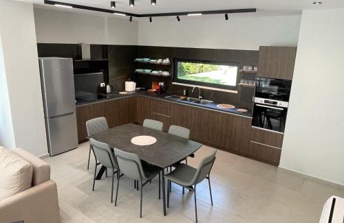 Ishem Villa | Villa 7 SanPietro