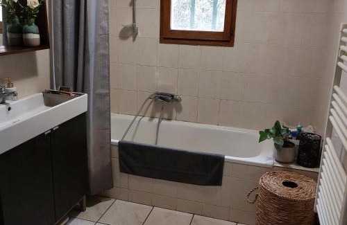 Volx Villa | Villa 80 m2 jardin terrasse 3 chambres Provence