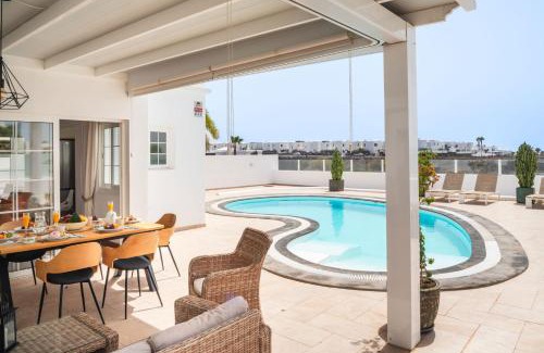 Playa Blanca Villa | VILLA ALAY by Buenavilla