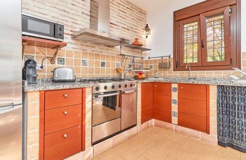 Mezquitilla Villa | Villa 'Albaida 4 - 042' with Wi-Fi and Air Conditioning