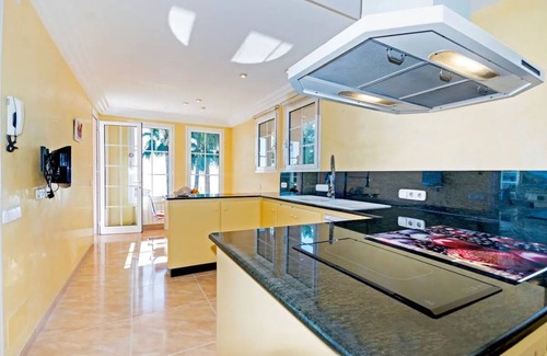 Alcanada Villa | Villa 'Alcanada Paradise' with Sea View, Wi-Fi and Air Conditioning