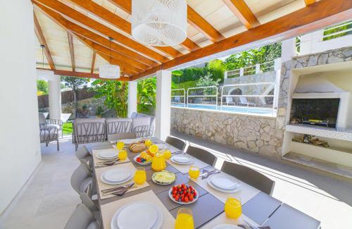 Alcanada Villa | Villa Alcanada Sunrise