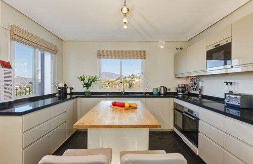 Mijas Villa | Villa Alhabero - Six Bedroom Villa, Sleeps 12