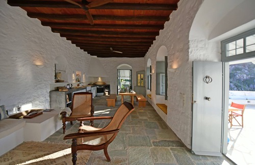 idhra House | Villa Alma - Large spacious house close to the port