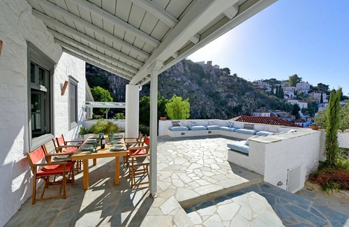 idhra House | Villa Alma - Large spacious house close to the port