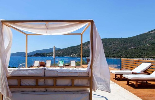 Evgiros Villa | Villa Alma Lefkada- Sea front Villa