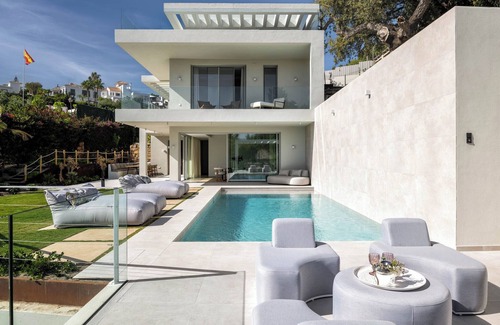 Elviria House | Villa Alma - Pool and Bbq. Top Location!