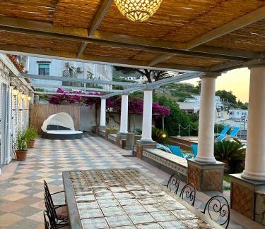 Marina Grande Villa | Villa Amalu Capri Piscina e Giardino