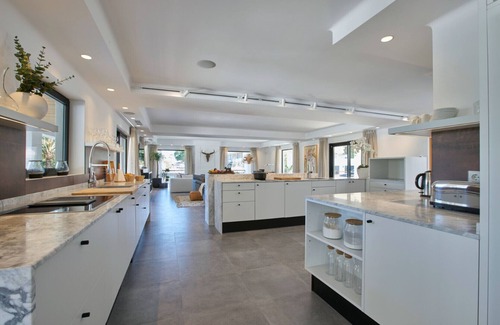 Nueva Andalucia Villa | Villa Amarosa - 5bed Haven in Nueva Andalucia!
