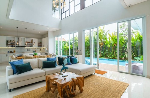 Batu Bolong Villa | Villa Ammanya