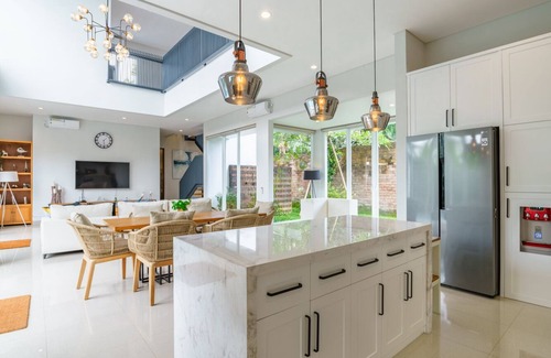 Batu Bolong Villa | Villa Ammanya