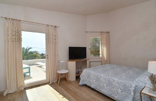 San Teodoro City Centre Villa | Villa Amoreddu with rooftop Jacuzzi and private beach