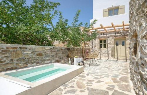 Naxos House | Villa Anthemion Naxos with outdoor jacuzzi