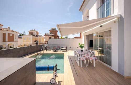 Nerja Villa | Villa Antonia Mar - Private & Heated Pool - Punta Lara Nerja