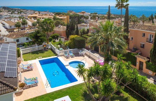 Calahonda Villa | Villa Aran by Villa Plus