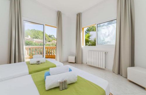 Alcanada Villa | Villa Arata