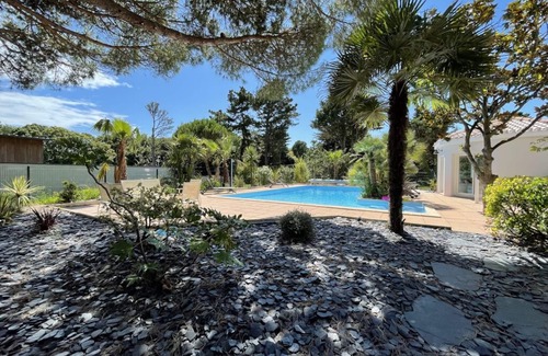 Chateau-d'Olonne Villa | Villa ArtDeco Grand Piscine chauffée, ocean at 1800m