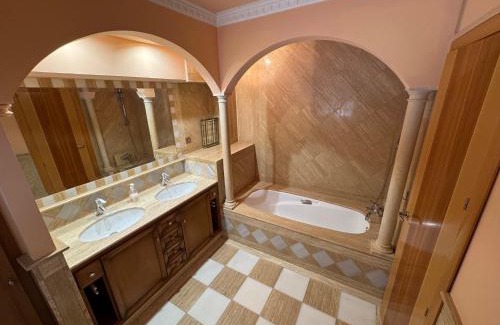 Malaga-Este House | Villa Arte de Aguilas