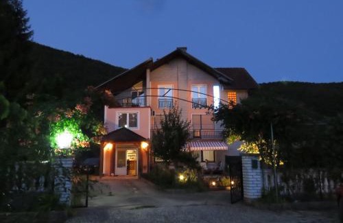 Kulen Vakuf House | Villa Artemida