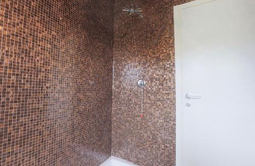 Capanne-Prato-Cinquale Apartment | Villa Artistica con Piscina e Giardino