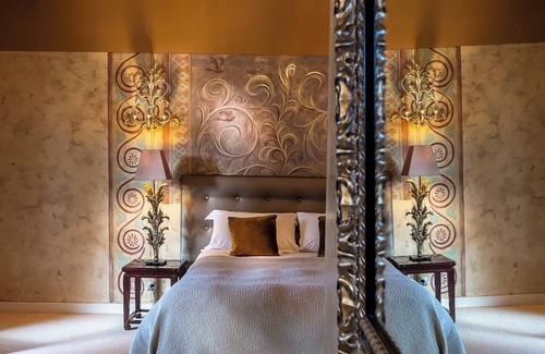 Saint-Paul-Trois-Chateaux Hotel | Villa Augusta