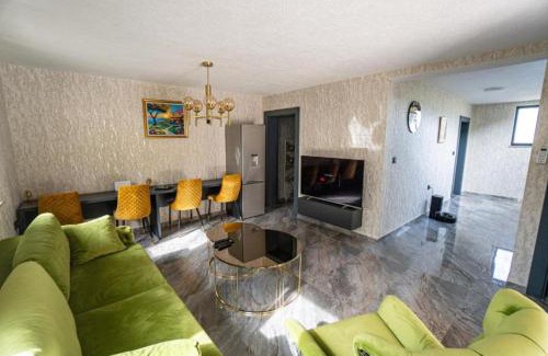 Zavala Villa | Villa Aurea