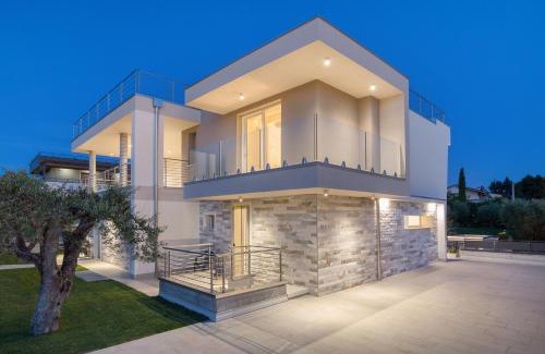 Cisano Apartment | Villa Aurora-Holiday Home APT3
