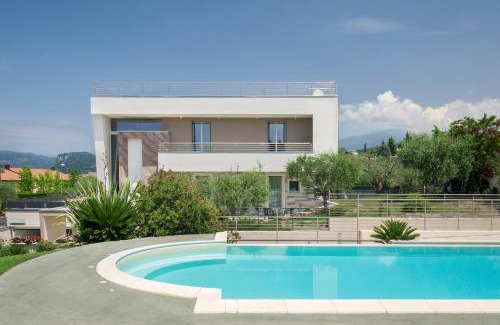 Cisano Apartment | Villa Aurora-Holiday Home APT3