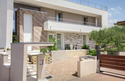 Cisano Apartment | Villa Aurora-Holiday Home APT3