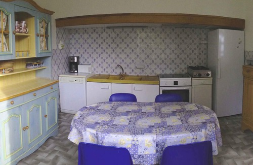 Villedieu Villa | Villa 'Authentic with Swimming Pool' with Private Pool, Private Terrace and Wi-Fi