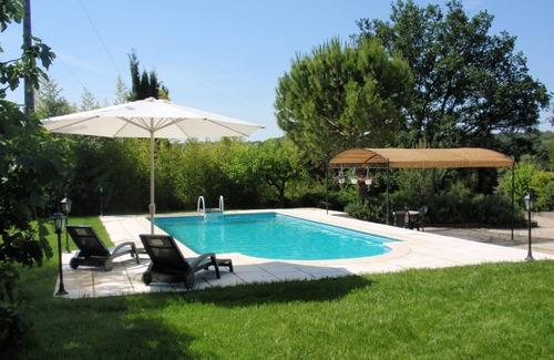 Mazan House | Villa Avec Piscine au Pied du Ventoux. Animaux de Compagnie Acceptés!