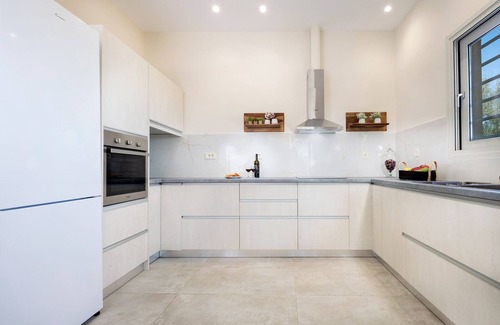 Nerokouros Villa | Villa Avo, 2 BD, 2 BA, private heated jacuzzi!